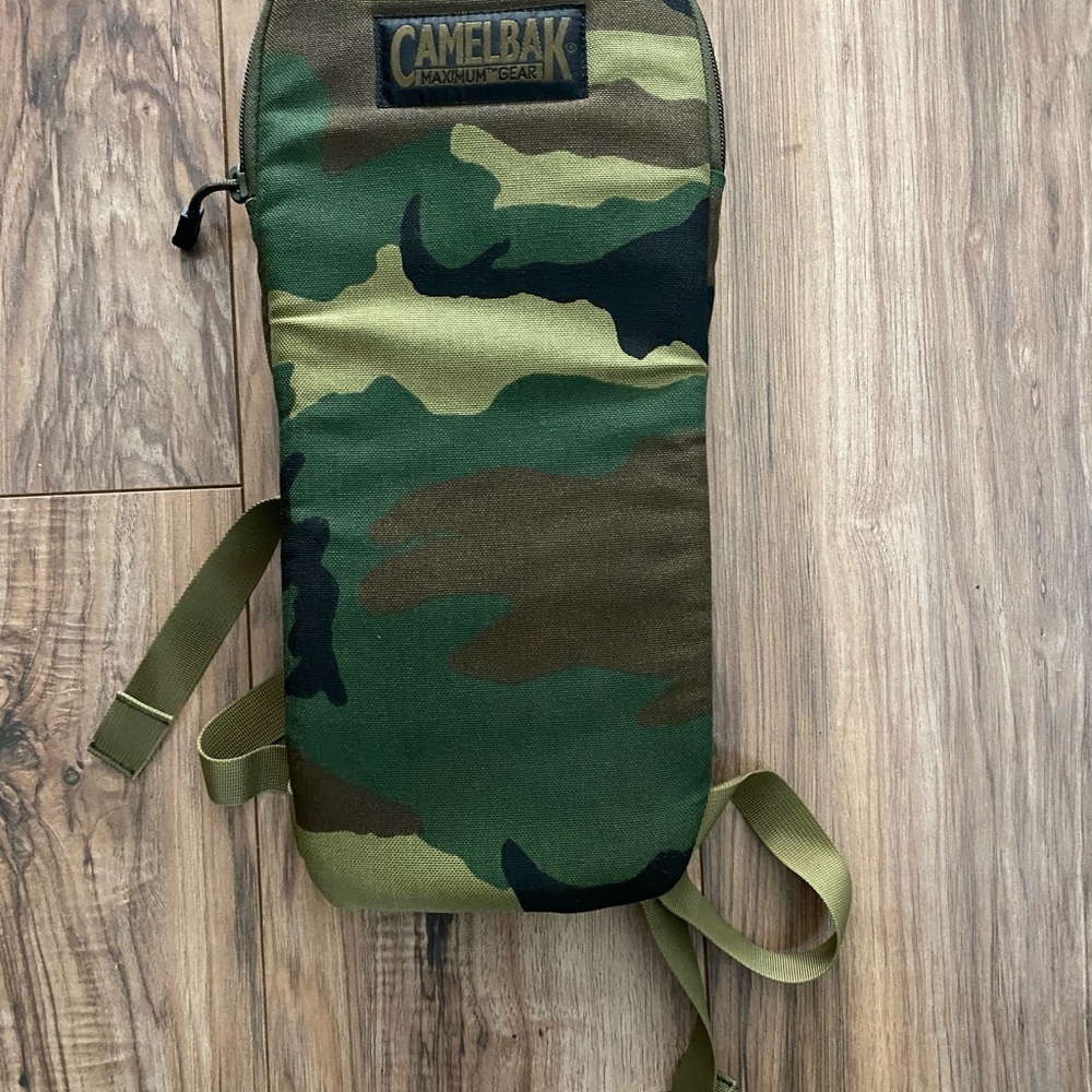 CamelBak Camo Hydration back Pack Arc’Teryx the north face Patagonia